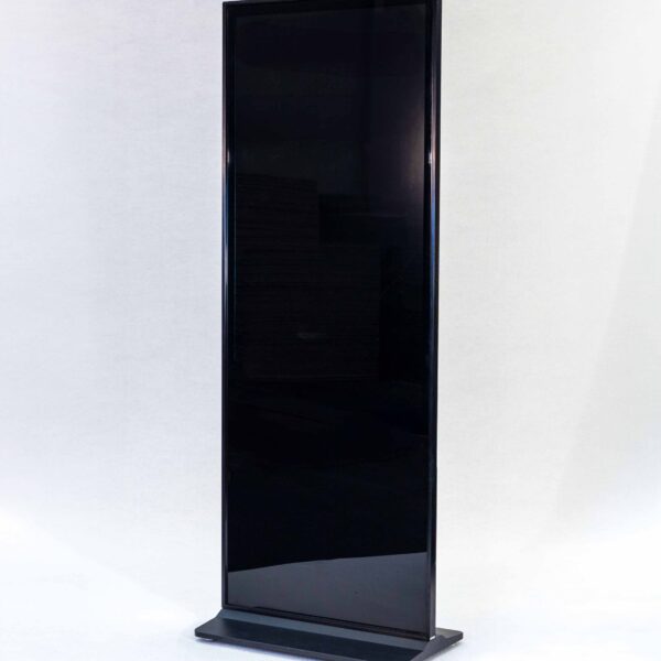 FRITTSTÅENDE LED DISPLAY M/ TOUCH SKJERM